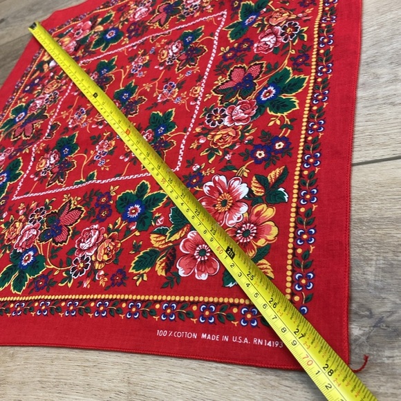 Vintage Red‎ Floral Cotton Bandanna - Picture 7 of 8
